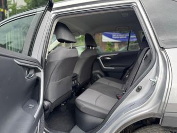 Toyota RAV4 2.5 VVT-h Design CVT Euro 6 (s/s) 5dr