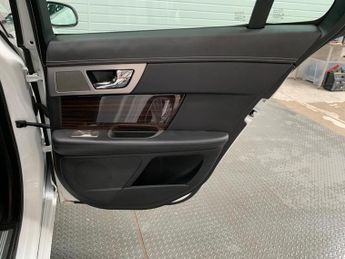 Jaguar XF 3.0d V6 Portfolio Auto Euro 5 4dr