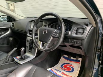 Volvo V40 Cross Country 2.0 D2 Pro Euro 6 (s/s) 5dr