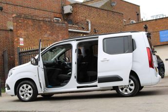 Vauxhall Combo Life Electric 50kWh Design XL MPV Auto 5dr (7.4kW Charger)
