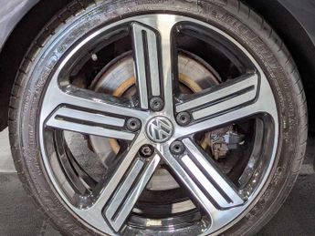 VOLKSWAGEN GOLF 2.0 Golf R DSG 4WD 3dr