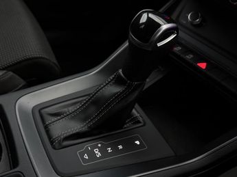 Audi Q3 1.5 TFSI CoD 35 S line S Tronic Euro 6 (s/s) 5dr