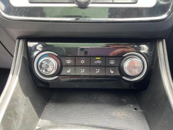 MG MG ZS 44.5kWh Exclusive Auto 5dr