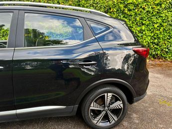 MG MG ZS 44.5kWh Exclusive Auto 5dr
