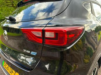 MG MG ZS 44.5kWh Exclusive Auto 5dr