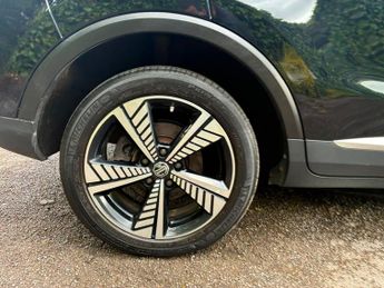 MG MG ZS 44.5kWh Exclusive Auto 5dr