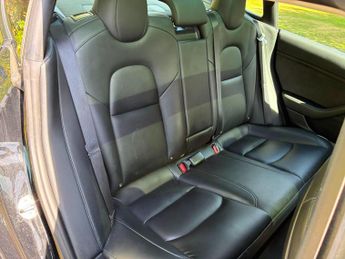 Tesla Model 3 (Dual Motor) Long Range Auto 4WDE 4dr