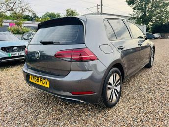 Volkswagen e-Golf 35.8kWh e-Golf Auto 5dr