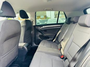 Volkswagen e-Golf 35.8kWh e-Golf Auto 5dr