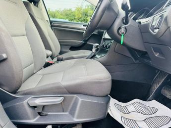 Volkswagen e-Golf 35.8kWh e-Golf Auto 5dr