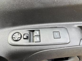 Vauxhall Combo 1.6 Turbo D 2300 Sportive L1 H1 Euro 6 (s/s) 4dr