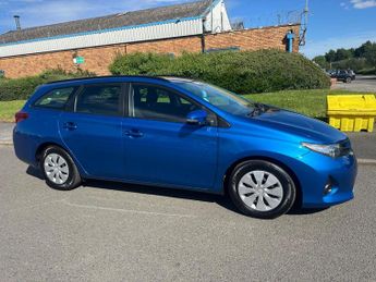 Toyota Auris 1.4 D-4D Active Touring Sports Euro 5 (s/s) 5dr