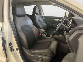 Nissan Qashqai 1.3 DIG-T Tekna SUV 5dr Petrol DCT Auto Euro 6 (s/s) (160 ps)