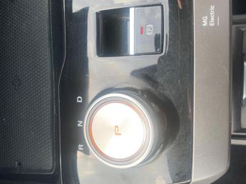 MG MG4 64kWh Trophy Long Range Auto 5dr