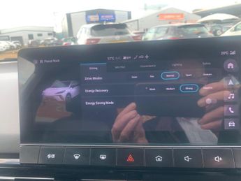 MG MG4 64kWh Trophy Long Range Auto 5dr