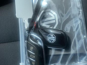 MG MG4 64kWh Trophy Long Range Auto 5dr