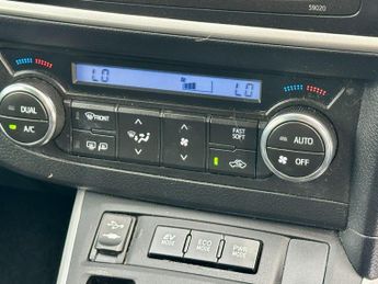 Toyota Auris 1.8 VVT-h Excel Touring Sports CVT Euro 5 (s/s) 5dr