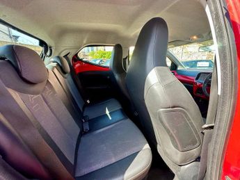Toyota AYGO 1.0 VVT-i x-pression x-shift Euro 5 5dr Euro 5