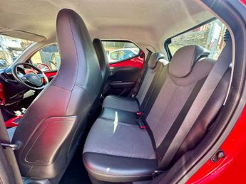 Toyota AYGO 1.0 VVT-i x-pression x-shift Euro 5 5dr Euro 5