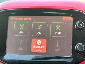 Toyota AYGO 1.0 VVT-i x-pression x-shift Euro 5 5dr Euro 5