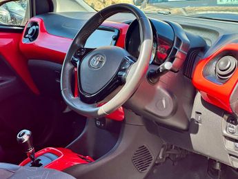 Toyota AYGO 1.0 VVT-i x-pression x-shift Euro 5 5dr Euro 5