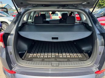 Hyundai TUCSON 2.0 CRDi SE Nav Auto 4WD Euro 6 5dr