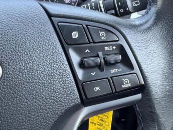 Hyundai TUCSON 2.0 CRDi SE Nav Auto 4WD Euro 6 5dr