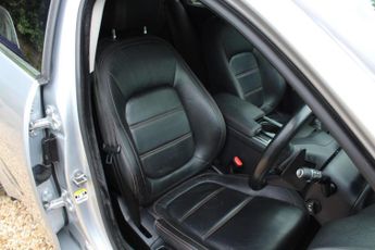 Jaguar XE 2.0d Prestige Auto Euro 6 (s/s) 4dr