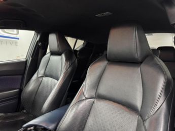 Toyota C-HR 1.2 VVT-i Dynamic CVT AWD Euro 6 (s/s) 5dr