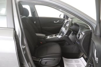 Hyundai KONA 39kWh SE Connect Auto 5dr (10.5kW Charger)