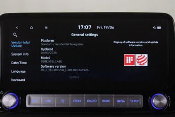 Hyundai KONA 39kWh SE Connect Auto 5dr (10.5kW Charger)