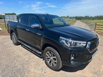 Toyota Hi Lux 2.4 D-4D Invincible X Auto 4WD Euro 6 4dr (TSS, 3.5t)