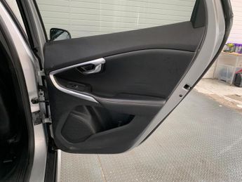 Volvo V40 Cross Country 1.5 T3 GPF Pro Auto Euro 6 (s/s) 5dr