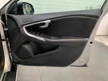 Volvo V40 Cross Country 1.5 T3 GPF Pro Auto Euro 6 (s/s) 5dr