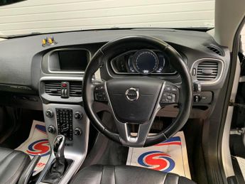 Volvo V40 Cross Country 1.5 T3 GPF Pro Auto Euro 6 (s/s) 5dr