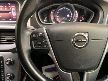 Volvo V40 Cross Country 1.5 T3 GPF Pro Auto Euro 6 (s/s) 5dr
