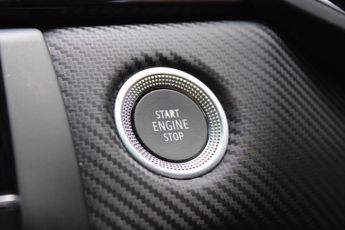 Renault Captur 1.6 E-TECH E-Tech engineered BOSE Edition Auto Euro 6 (s/s) 5dr