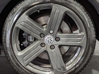 VOLKSWAGEN GOLF 2.0 Golf R DSG 4WD 5dr