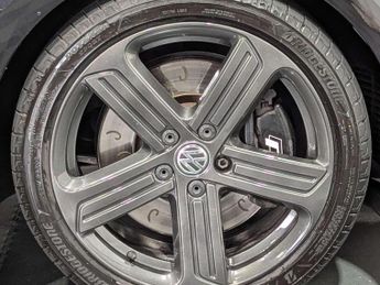 VOLKSWAGEN GOLF 2.0 Golf R DSG 4WD 5dr