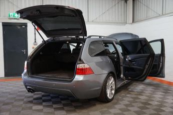 BMW 5 Series 4.8 550i V8 M Sport Touring 5dr Petrol Auto Euro 4 (367 ps)