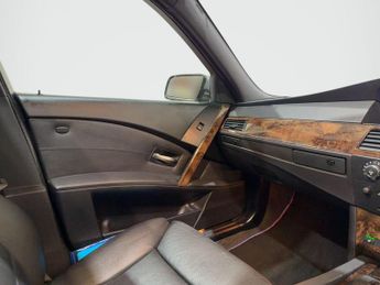 BMW 5 Series 4.8 550i V8 M Sport Touring 5dr Petrol Auto Euro 4 (367 ps)