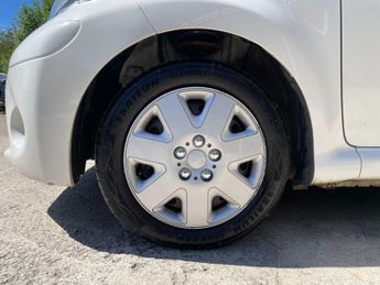 Toyota AYGO 1.0 VVT-i Euro 5 5dr