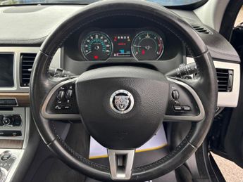 Jaguar XF 2.2d Luxury Auto Euro 5 (s/s) 4dr