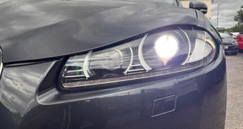 Jaguar XF 2.2d Luxury Auto Euro 5 (s/s) 4dr