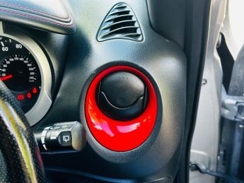 Nissan Juke 1.6 N-Connecta SUV 5dr Petrol XTRON Euro 6 (117 ps)