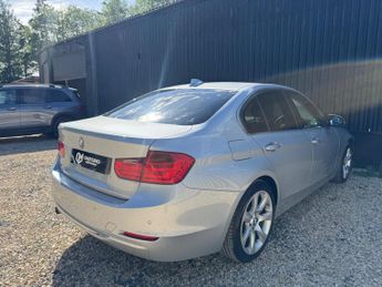 BMW 3 Series 2.0 320d Luxury Auto xDrive Euro 5 (s/s) 4dr