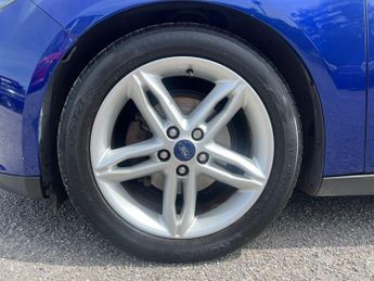 Ford Focus 1.0T EcoBoost Zetec Euro 6 (s/s) 5dr
