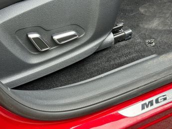MG MG HS 1.5 T-GDI Trophy DCT Euro 6 (s/s) 5dr