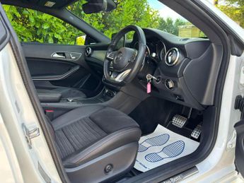 Mercedes-Benz CLA 2.0 CLA220 AMG Line Night Edition (Plus) Shooting Brake 7G-DCT 4