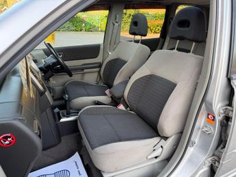 Nissan X-Trail 2.5i Columbia SUV 5dr Petrol Automatic (231 g/km, 165 bhp)